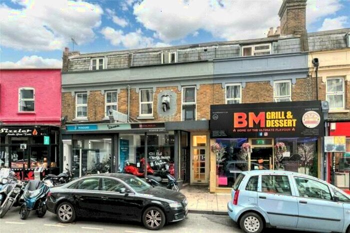 2 Bedroom Apartment To Rent In Queen Street, Maidenhead, Berkshire, SL6