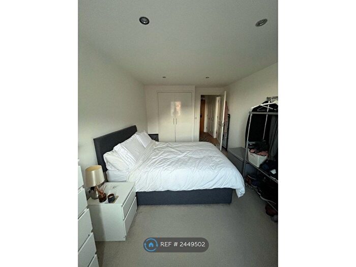 1 Bedroom Flat To Rent In Reed House, London, SW19