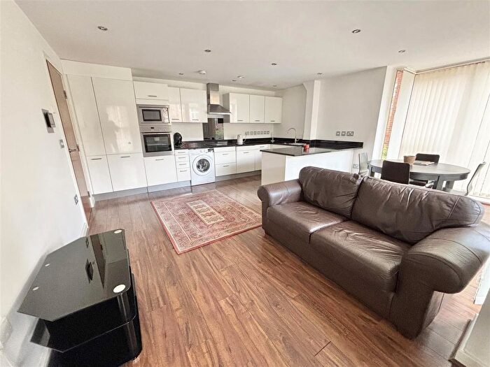 1 Bedroom Flat For Sale In Cottonfields, Barlow Moor Road, Didsbury, M20