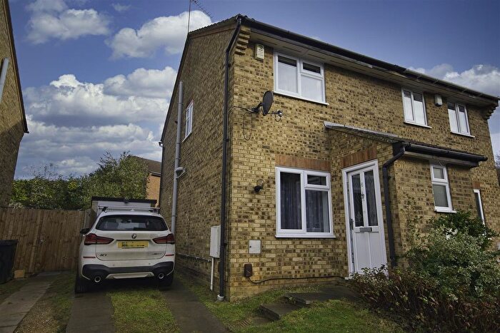 2 Bedroom Semi-Detached House To Rent In Ixworth Close, Abington, Northampton, NN3