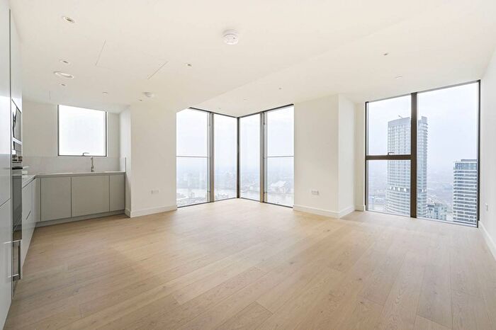 2 Bedroom Flat To Rent In Marsh Wall, Isle Of Dogs, London, E14