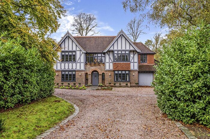 6 Bedroom Detached House For Sale In Woodcote Park Avenue, Purley, CR8