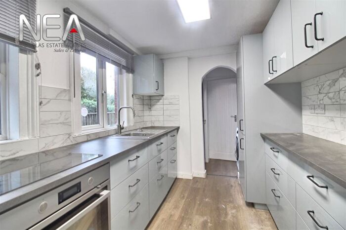 2 Bedroom End Of Terrace House To Rent In Gosbrook Road, Caversham, Reading, RG4