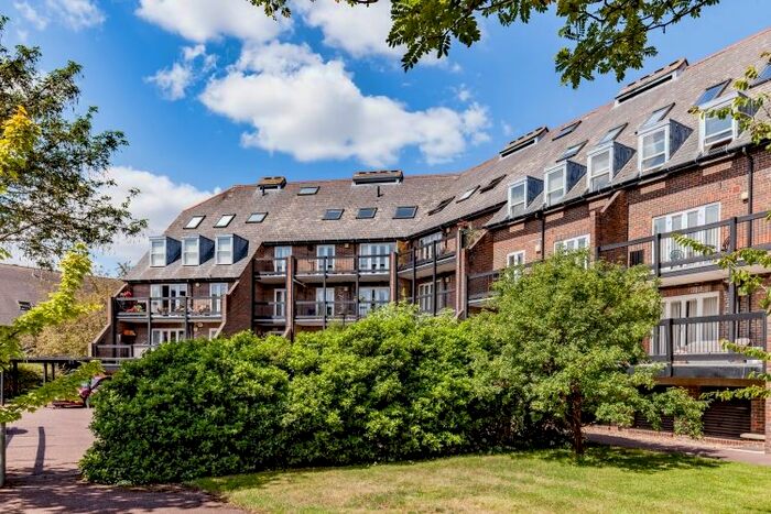 2 Bedroom Flat To Rent In Shirelake Close, Oxford, OX1