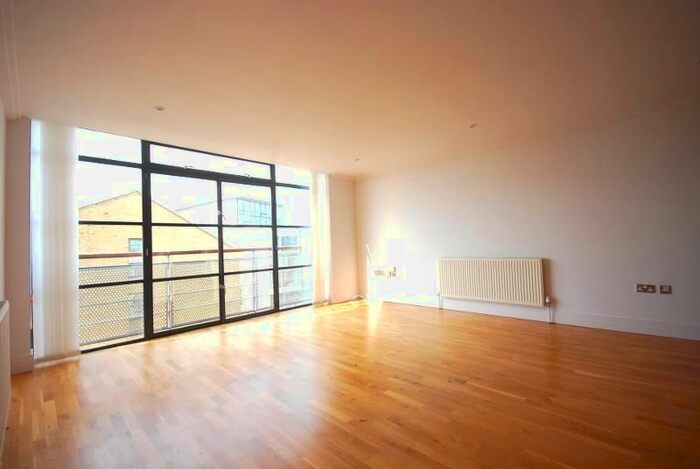 2 Bedroom Flat To Rent In Point Wharf Lane, Brentford, TW8
