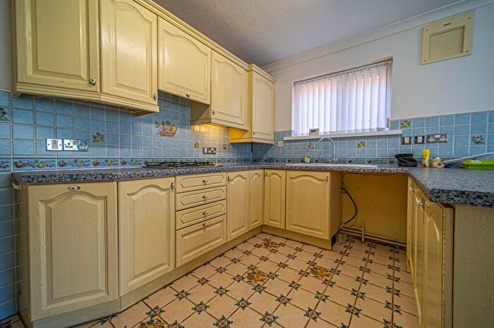 2 Bedroom Apartment For Sale In Stow Park Crescent, Hafod Court, NP20