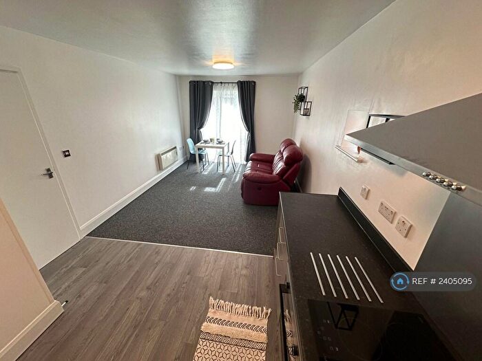 1 Bedroom Flat To Rent In Jefferson Place, West Bromwich, B71