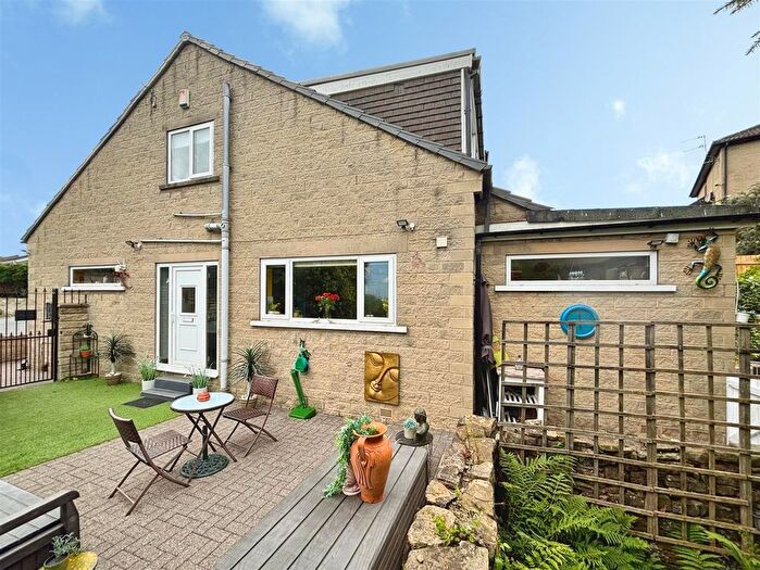 3 Bedroom Detached House For Sale In Haycliffe Lane, Bradford, BD6