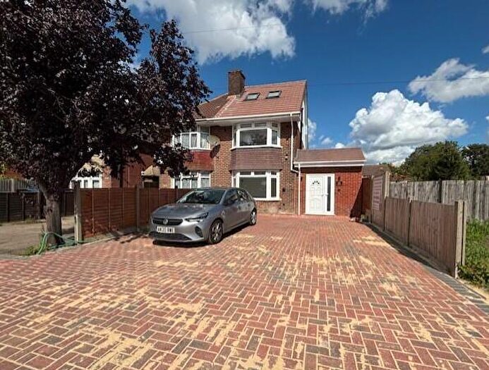 6 Bedroom Semi-Detached House For Sale In Bicester Road, Aylesbury, Buckinghamshire, HP19