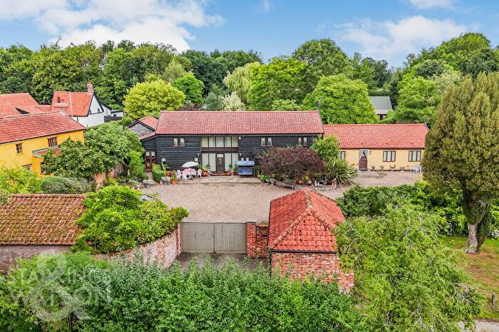 5 Bedroom Barn Conversion For Sale In Church Lane, Winfarthing, Diss, IP22