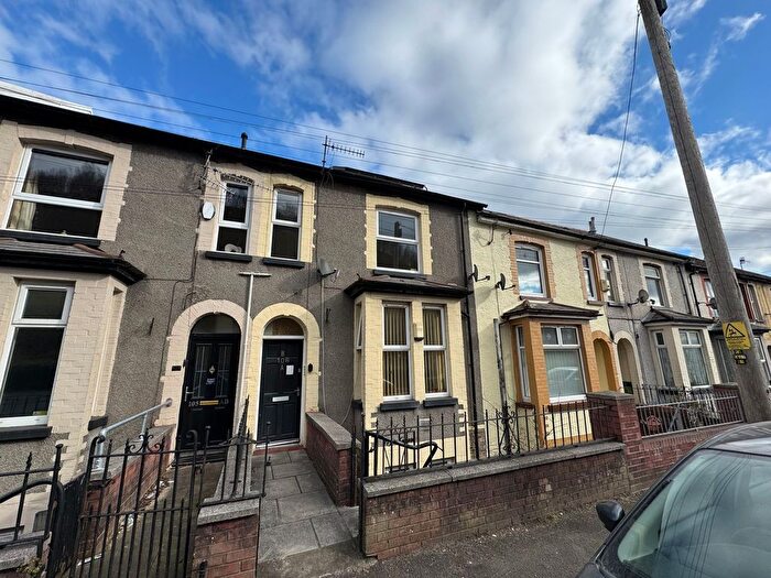 1 Bedroom Flat To Rent In North Road, Ferndale, CF43