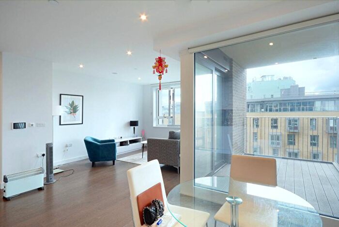 1 Bedroom Flat To Rent In Walworth Road, Elephant And Castle, London, SE17