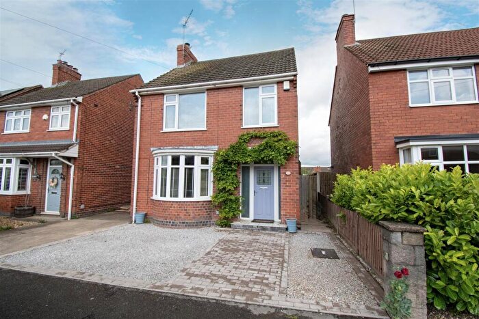 3 Bedroom Detached House For Sale In Glebe Avenue, Ripley, DE5