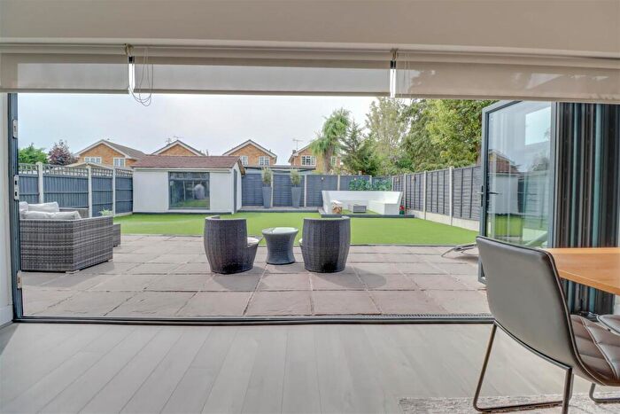 5 Bedroom Detached House For Sale In London Road, Wickford, SS12