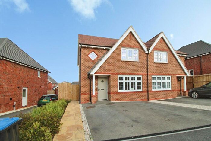 3 Bedroom House For Sale In New Meadow Road, Houlton, Rugby, CV23