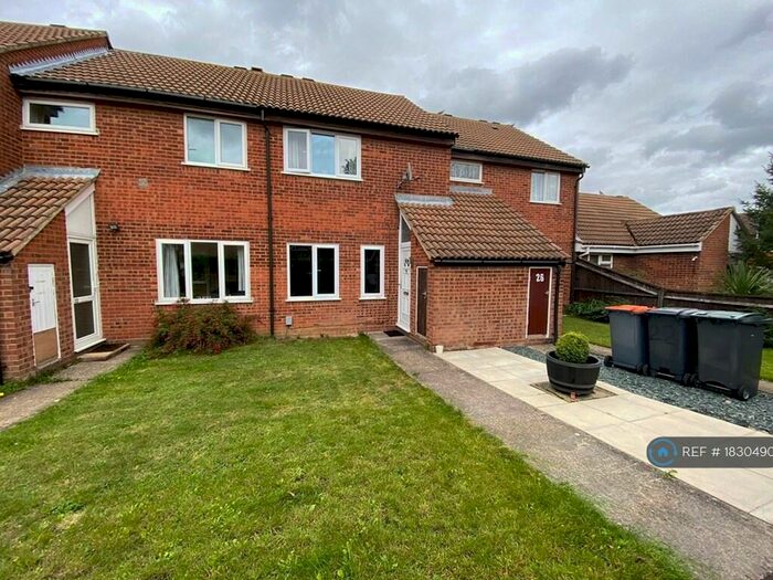 3 Bedroom Terraced House To Rent In Hamble Road, Bedford, MK41