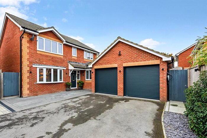 4 Bedroom Detached House For Sale In Flint Close, Andover, SP10