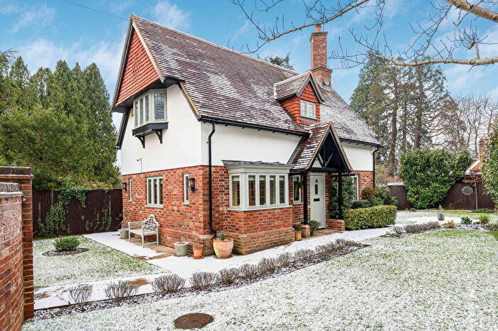 3 Bedroom Detached House For Sale In Old Manor Lane, Chilworth, Guildford, Surrey, GU4