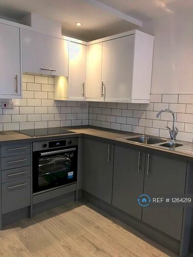 2 Bedroom Flat To Rent In Portswood Road, Southampton, SO17