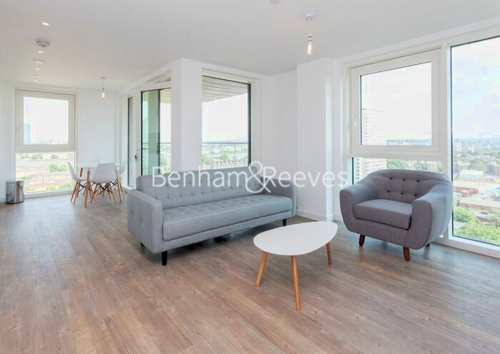 2 Bedroom Flat To Rent In Greenland Place, Bailey Street, Surrey Quays, SE8