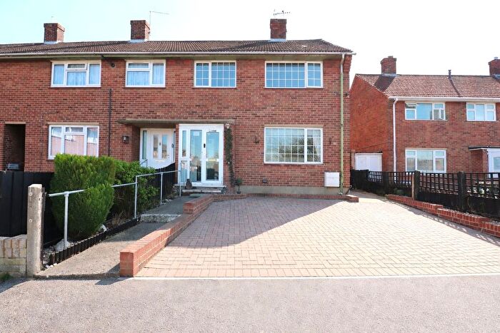 4 Bedroom End Terrace House For Sale In Morgan Drive, Greenhithe, DA9