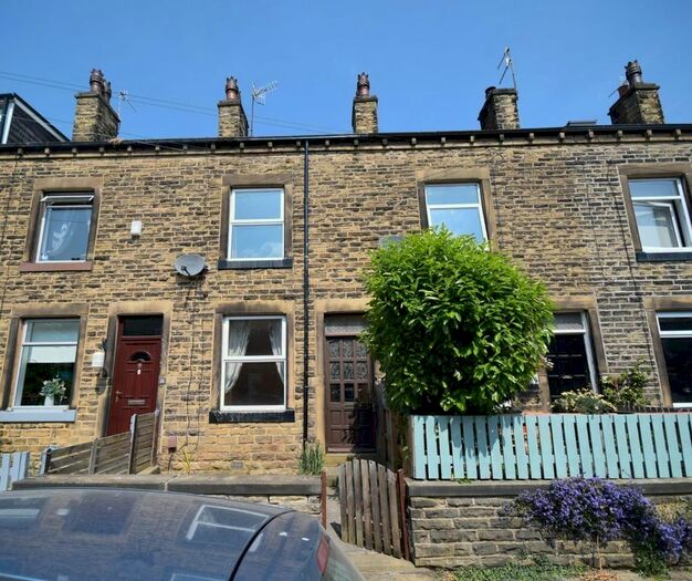 4 Bedroom Terraced House To Rent In Myrtle Avenue, Bingley, BD16