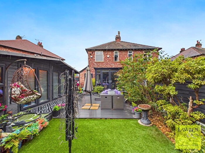 3 Bedroom Semi-Detached House For Sale In Chiltern Drive, Stockport, SK2