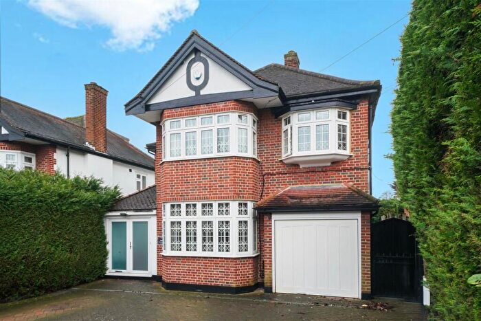 4 Bedroom Detached House For Sale In Pebworth Road, Harrow, HA1