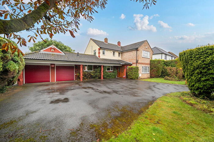 4 Bedroom Detached House For Sale In Homesteads Road, Basingstoke, RG22