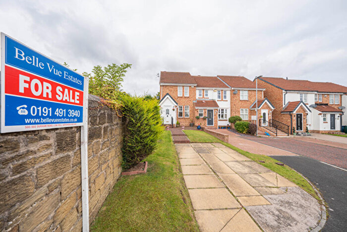 2 Bedroom End Of Terrace House For Sale In School Close, Windy Nook, Gateshead, NE10