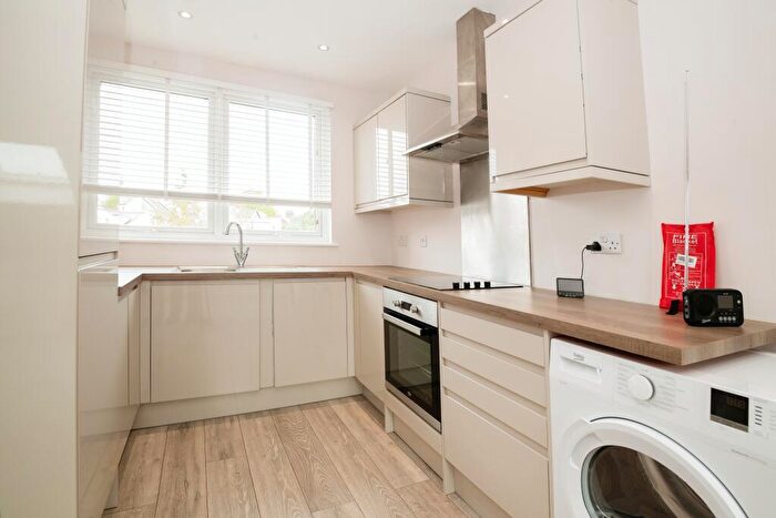 1 Bedroom Flat To Rent In Clive Road, Canton, Cardiff, CF5