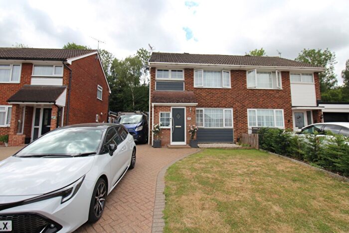 3 Bedroom Semi-Detached House For Sale In Molescroft Way, Tonbridge, TN9