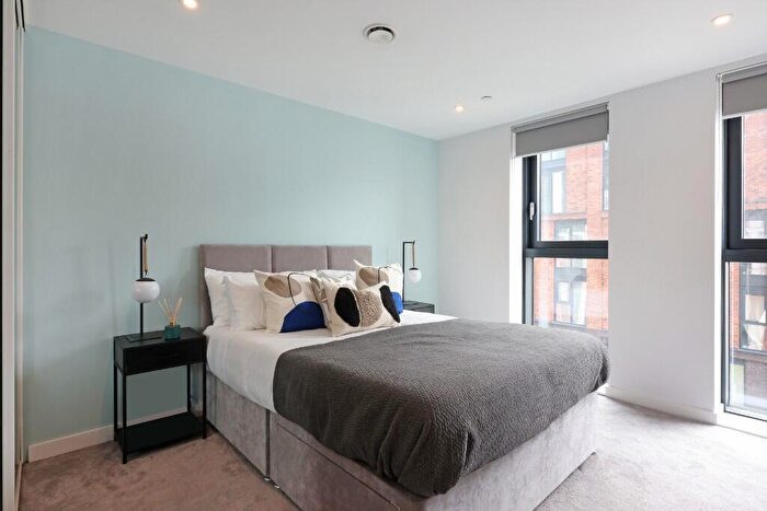 1 Bedroom Flat To Rent In Castle Park View, Castle Street, Bristol, BS2