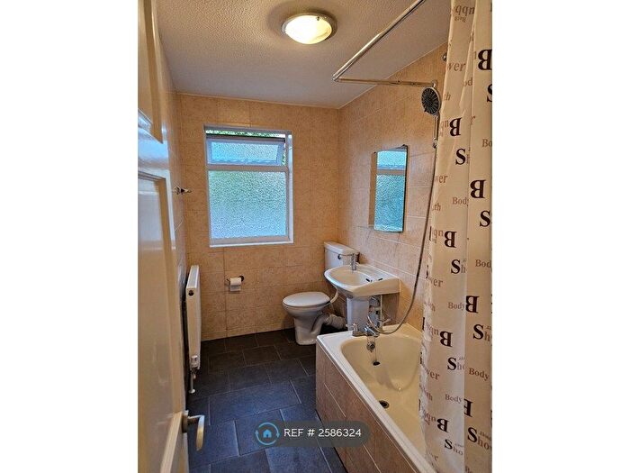 1 Bedroom Flat To Rent In Whernside Close, London, SE28