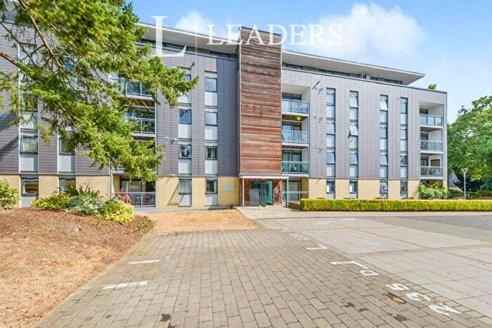 2 Bedroom Flat To Rent In Blackfriars Court, Newsom Place, St. Albans, AL1