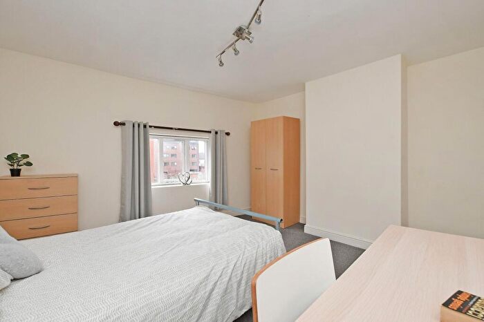 8 Bedroom Flat To Rent In London Road, Sheffield, S2