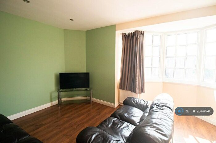 4 Bedroom Flat To Rent In Victoria Avenue, Leicester, LE2