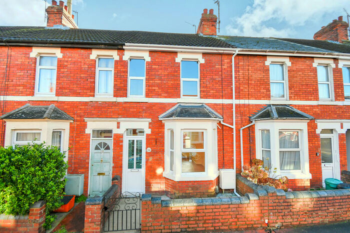 3 Bedroom House To Rent In Old Town, SN1