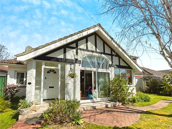 5 Bedroom Bungalow For Sale In Normanton Avenue, Bognor Regis, West Sussex, PO21