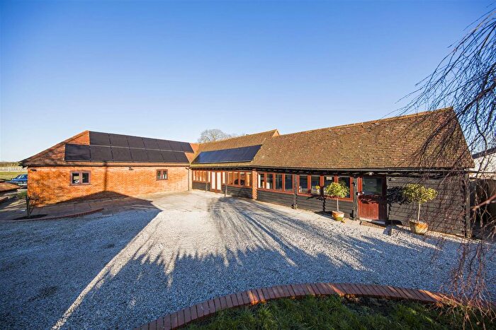 3 Bedroom Equestrian Property For Sale In Tonbridge, West Kent, TN12