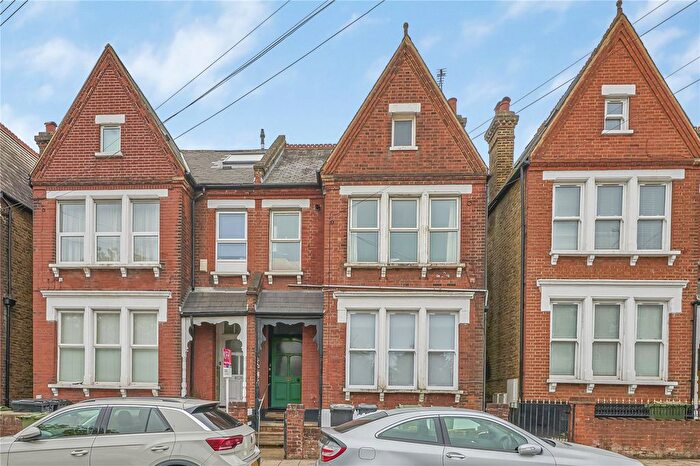 4 Bedroom Maisonette To Rent In Valley Road, London, SW16