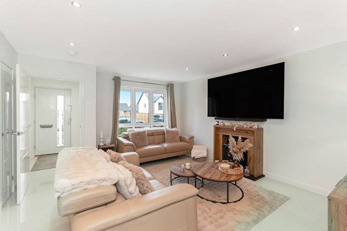 3 Bedroom Semi-detached House For Sale In Widnell Lane, Bonnyrigg, EH19