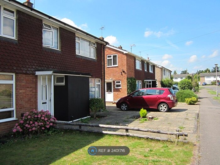 3 Bedroom Semi-Detached House To Rent In Edenham Crescent, Reading, RG1
