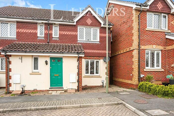 3 Bedroom House To Rent In Lorne Gardens, Knaphill, Woking, GU21