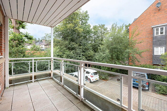 2 Bedroom Apartment To Rent In Townsend Gate, Berkhamsted, Hertfordshire, HP4