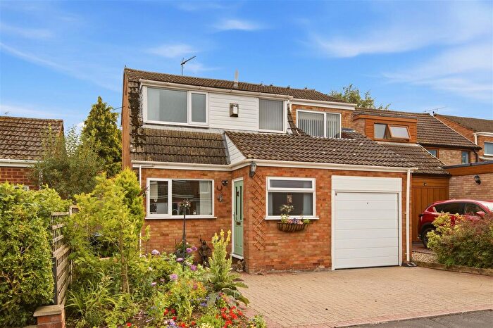 3 Bedroom Detached House For Sale In Normandy Close, Hampton Magna, Warwick, CV35