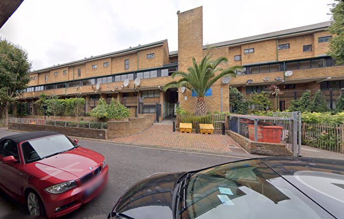 Studio To Rent In Acklam Road, North Kensington, W10