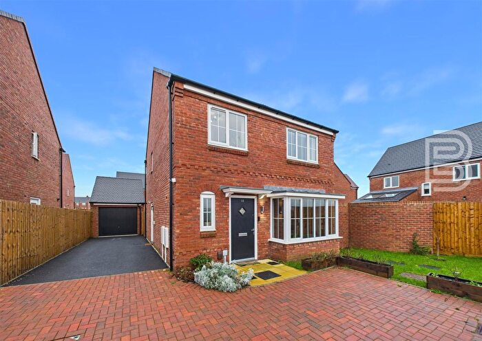4 Bedroom Detached House For Sale In Hollinghurst Close, Houlton, Rugby, CV23
