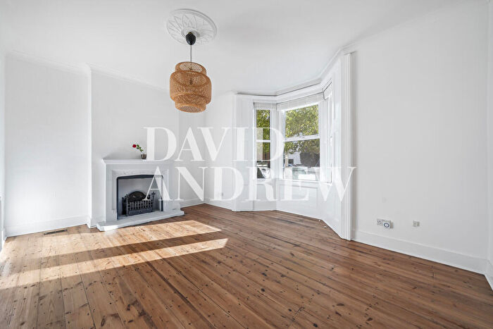 1 Bedroom Apartment To Rent In Lambton Road, N19