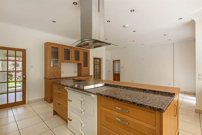 5 Bedroom Detached House To Rent In Penwith Drive, Haslemere, GU27